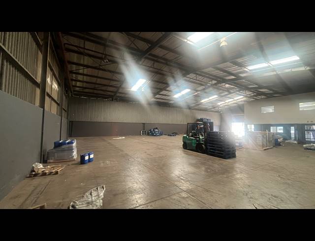 1,008M² WAREHOUSE TO LET IN ISANDO